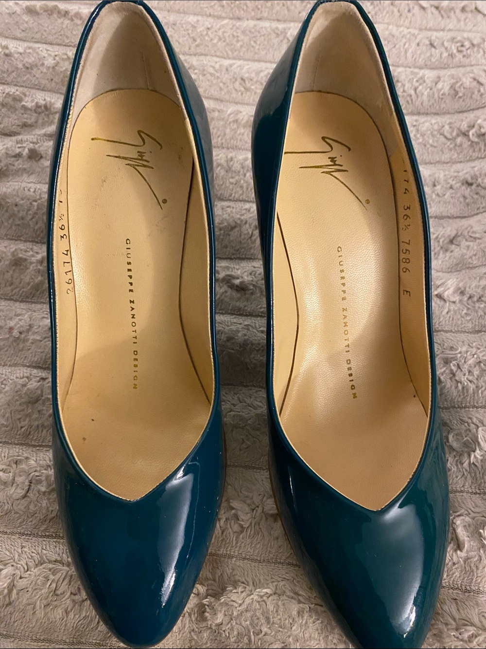 NWOT, Giuseppe Zanotti Teal Patent Leather Pointed-Toe Pumps